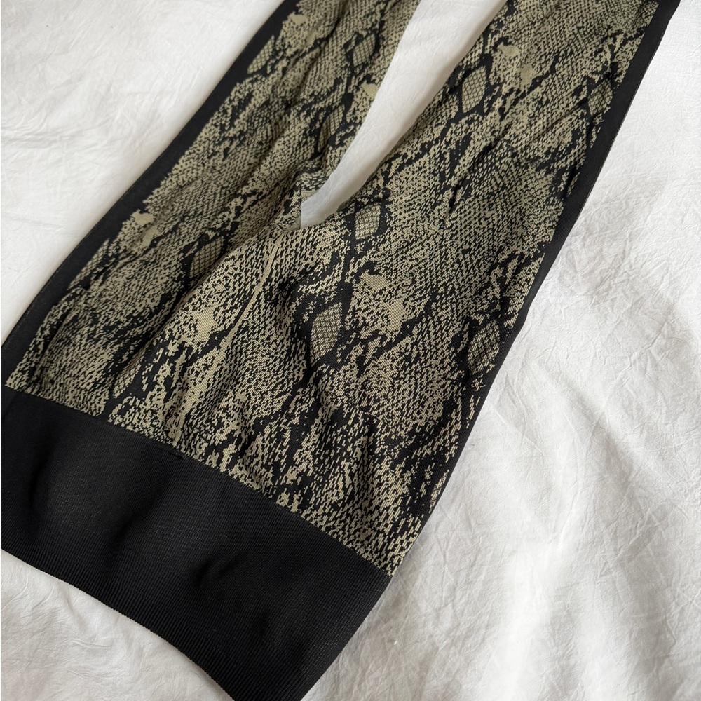 Black and Green Snake Print Leggings Womens M Tummy Control Stretch Compression - Picture 2 of 4